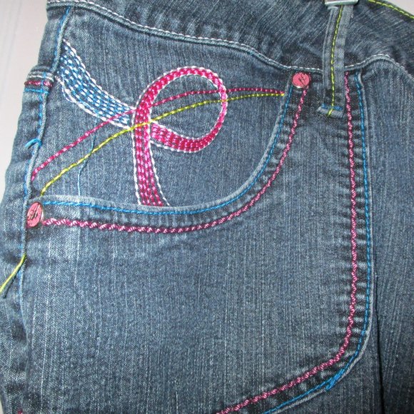 Embroidered & Applique Crop Jeans Plus 20W - Picture 2 of 9